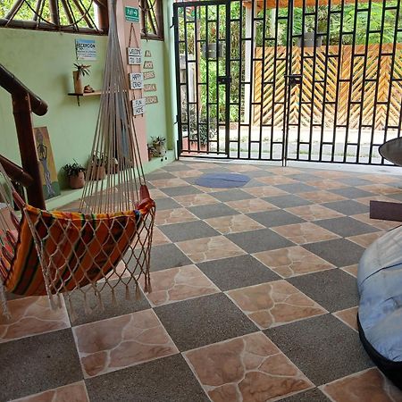Hostal Casa Taisha มอนตาญิตาร์ ภายนอก รูปภาพ