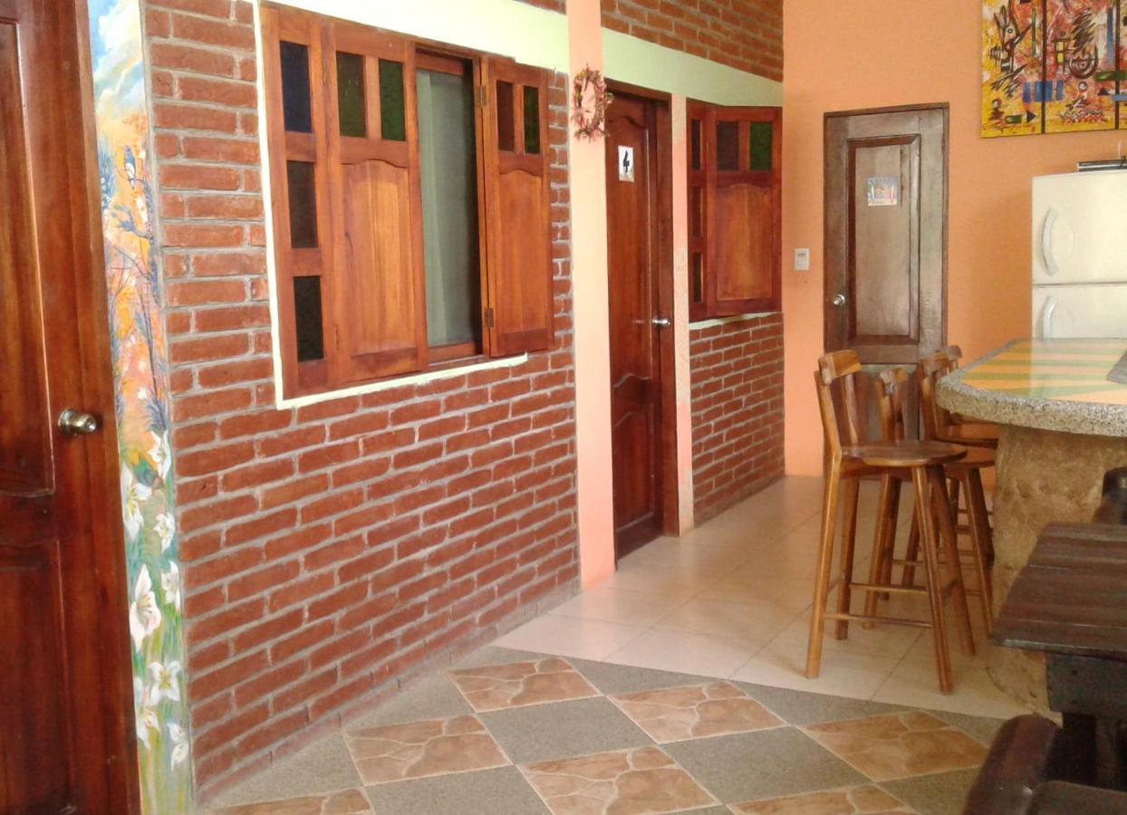 Hostal Casa Taisha มอนตาญิตาร์ ภายนอก รูปภาพ