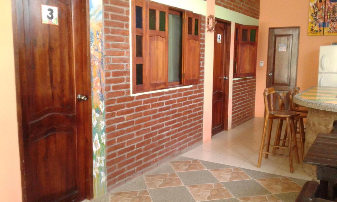 Hostal Casa Taisha มอนตาญิตาร์ ภายนอก รูปภาพ