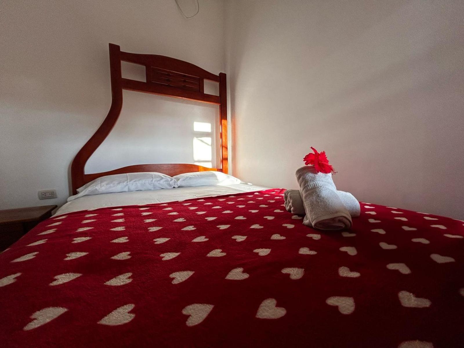 Hostal Casa Taisha มอนตาญิตาร์ ภายนอก รูปภาพ